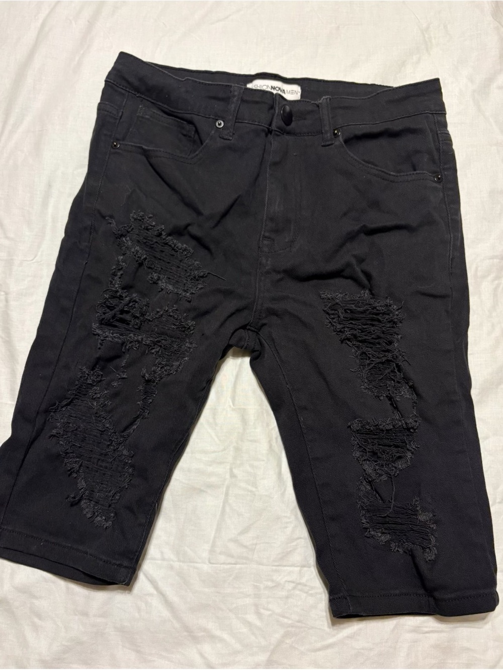 Fashion Nova Men’s Black Distressed Slim Straight Jeans